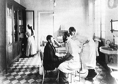 Consultation d'ophtalmologie 1920